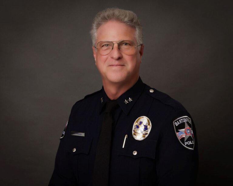 Bartonville police chief steps down, stays on as town administrator