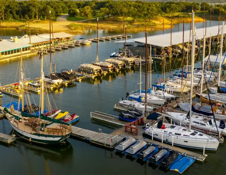 Man drowns near Twin Coves Marina at Grapevine Lake