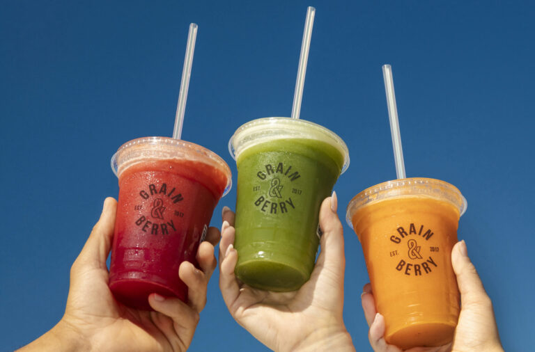 Smoothie, juice and snack café reopens in Highland Village under local ownership